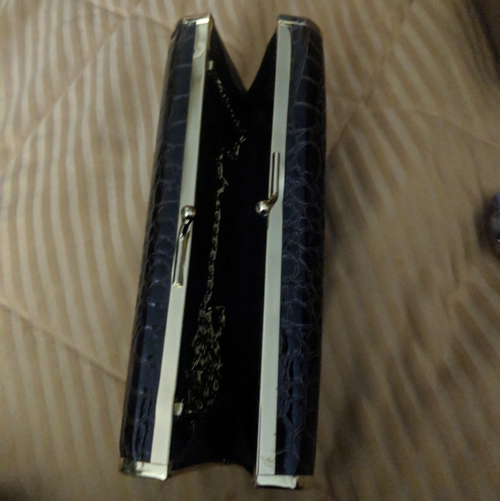 Sasha, Black snake-like skin clutch - Picture 4 of 7